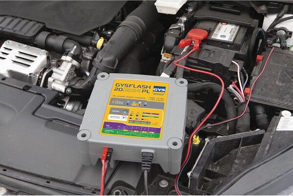 GYS, GYSFLASH 20.12/24 PL,Chargeur de Batterie Intelligent Plomb (AGM...) & Lithium (LiFePO4), 7A/15A/20A, Véhicules 12V/24V (Voiture, Utilitaire, Camion), Maintien de Charge Sécurisé, Désulfatation