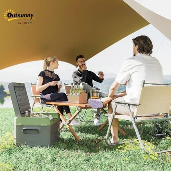 Découvrez notre test complet de la glacière électrique portable Outsunny 16, 3L, idéale pour la voiture, la maison et le camping. Efficace et pratique, elle maintient vos aliments et boissons à la température idéale.