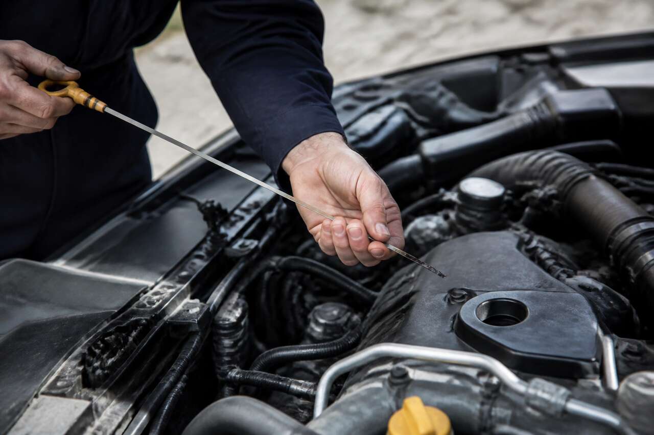 Comment vérifier le niveau d'huile d'une voiture ?