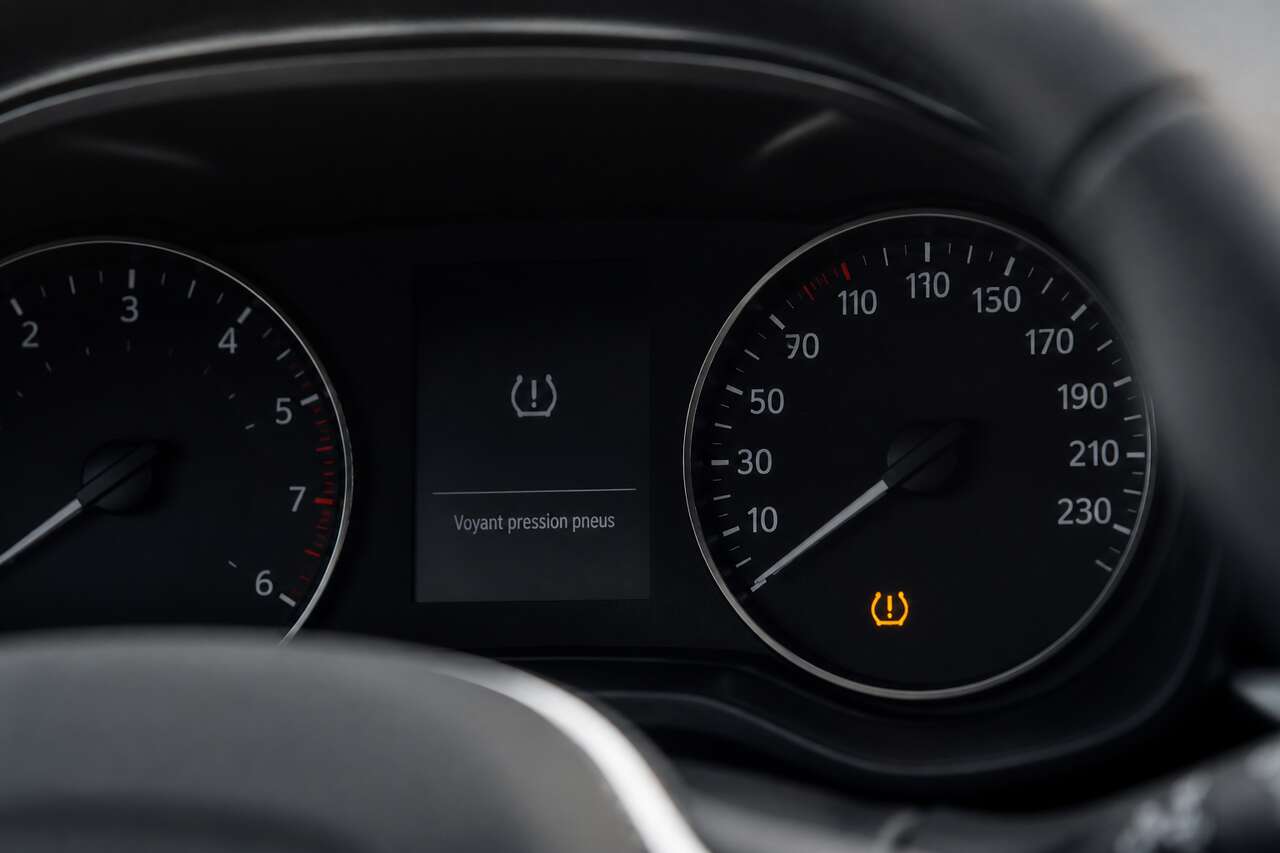 Capteur tpms défaillant ou voyant allumé : que faire et quels risques Capteur tpms défaillant ou voyant allumé : que faire et quels risques