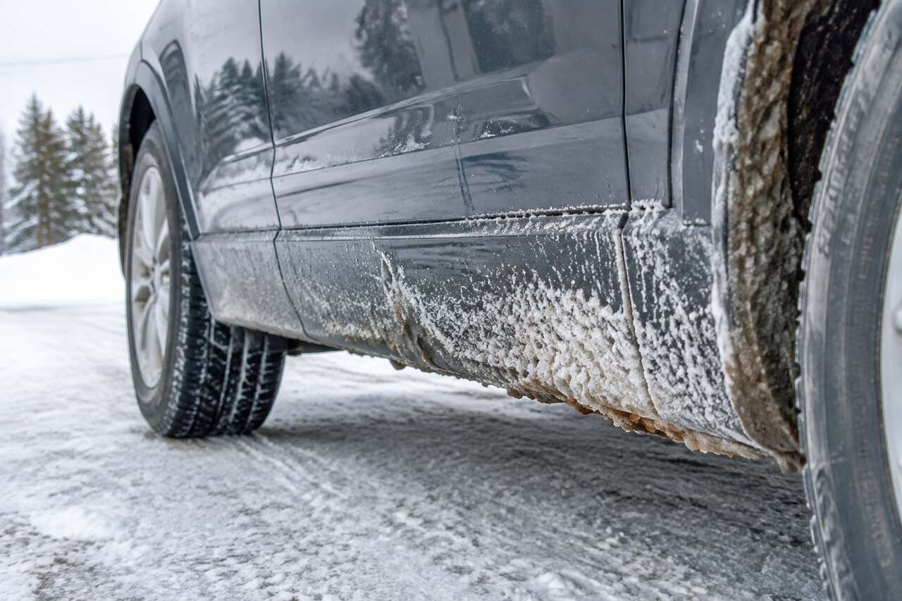 Dégâts du sel : risques et protection pour votre voiture
